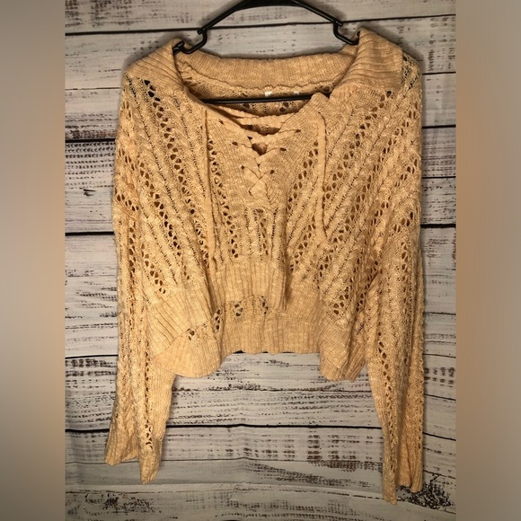 Cropped Pointelle Sweater - Picture 9 of 16